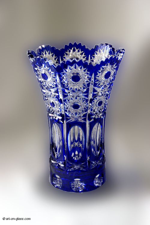 Blaue Vase mit Glasgravur